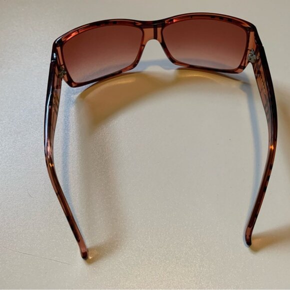 Burberry Red Sunglasses Vintage - Picture 6 of 6